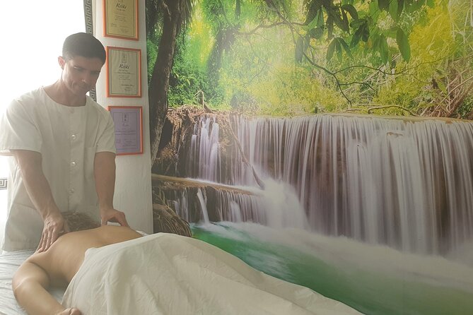 1 Hour Private Chiromassage Session in Seville - Seville Landmarks as Your Mental Map: Macarena to Barqueta