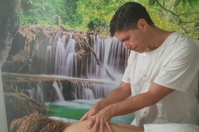 1 Hour Private Chiromassage Session in Seville - Jesús and the Calm Professional Style That People Rely On