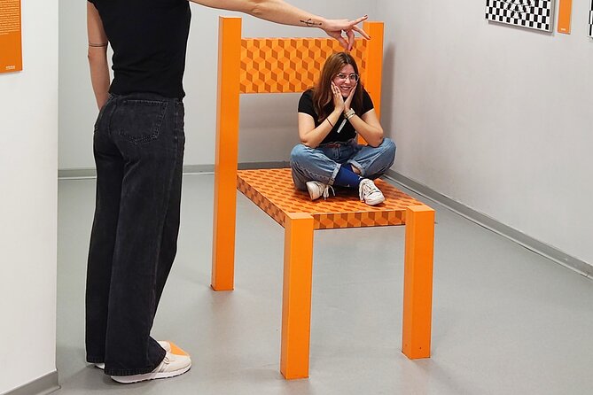 A Fantastic Visit To The Museum Of Illusions Seville - Entering the Museum of Illusions Sevilla: what to expect right away
