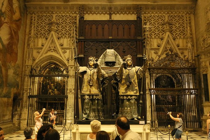Alcazar and Cathedral Tour - Catedral de Sevilla and the Giralda: Why This Stops First
