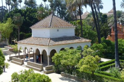 Alcázar and Jewish Quarter Guided Walking Tour in Seville - Stop-by-stop walkthrough: what each named place gives you