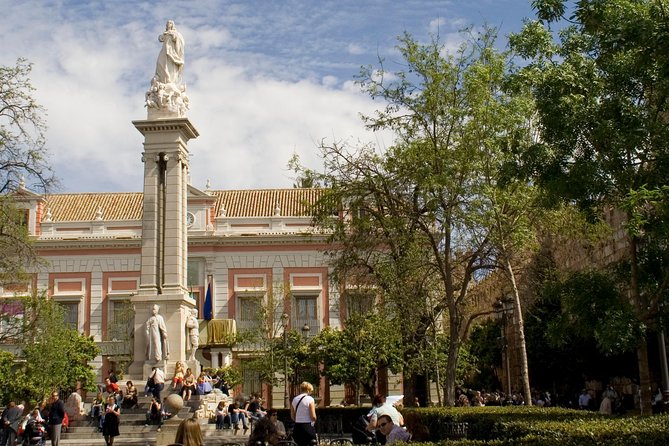 Alcázar and Jewish Quarter Guided Walking Tour in Seville - Should you book: who this tour fits best