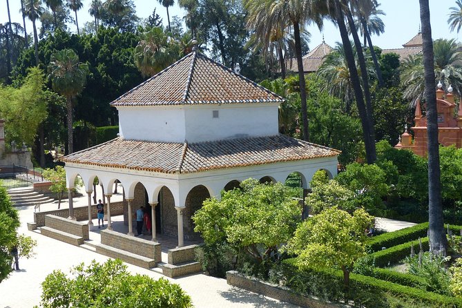Alcázar and Jewish Quarter Guided Walking Tour in Seville - Stop-by-stop walkthrough: what each named place gives you