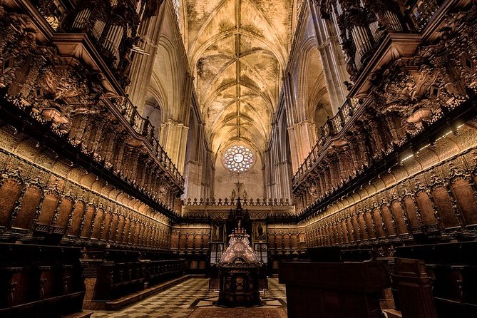 Alcazar, Cathedral and Giralda Guided Tour with Priority Tickets - Giralda tower: the walkable climb to one of Seville’s best views