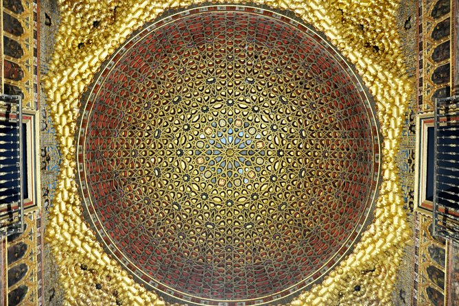 Alcázar, Cathedral & Giralda: Guided Tour with Fast-Track Tickets - Royal Alcázar: Royal Palaces First, Then Garden Time