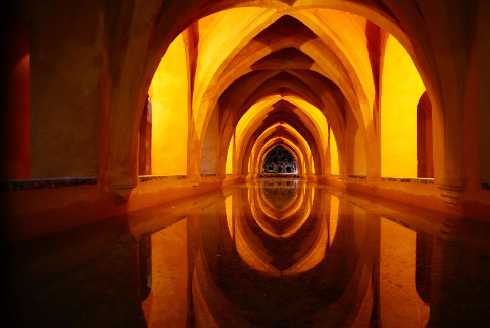 Alcazar & Cathedral of Seville Exclusive Group max. 9 guests - The guides: what makes the tour feel polished