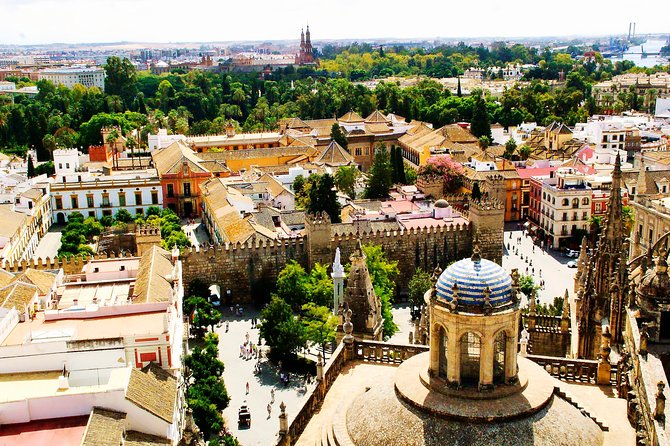 Alcazar & Cathedral of Seville Exclusive Group, max. 9 travelers - Alcázar Gardens Walk: Islamic Influences and Renaissance Details
