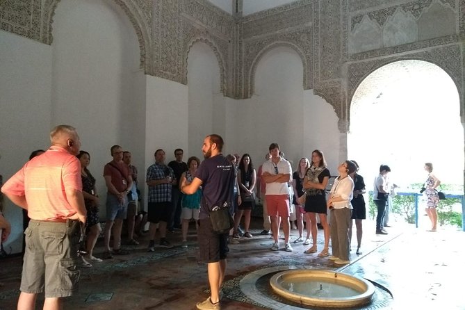 Alcazar & Cathedral of Seville Private Guided Tour - Plaza del Triunfo: your quick start and orientation point