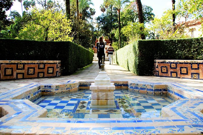 Alcazar of Seville Exclusive Group, max. 9 travelers - Courtyards that feel like paradise (and how to enjoy them)