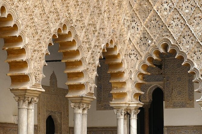 Alcázar of Seville. Skip the line! Includes access ticket - Finding the meeting point at Plaza del Triunfo (and avoiding confusion)