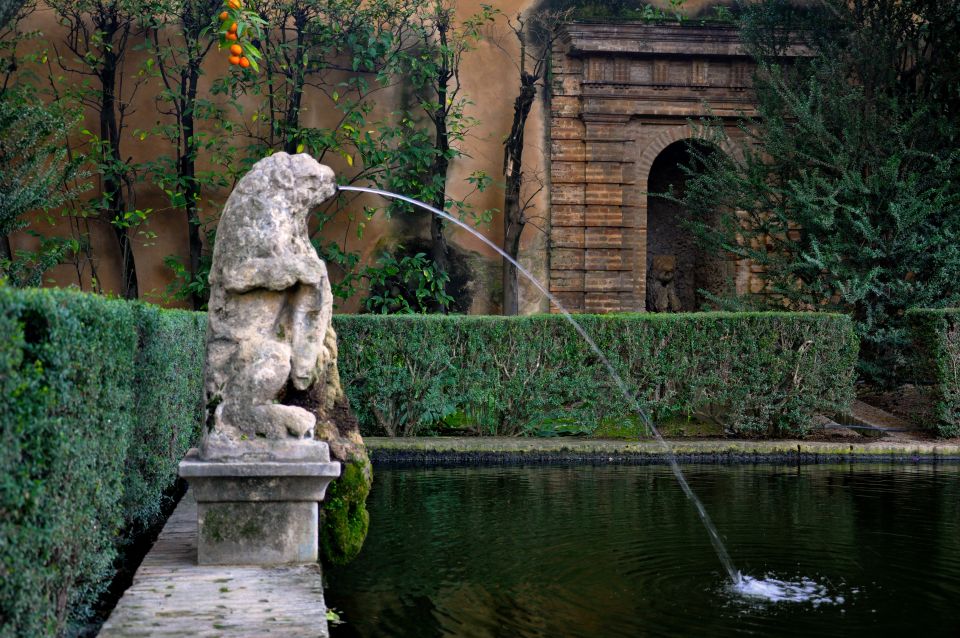 Alcázar of Seville Skip-the-Line Tickets and Guided Tour - Alcázar in 90 minutes: why a guided, skip-the-line entry is worth it