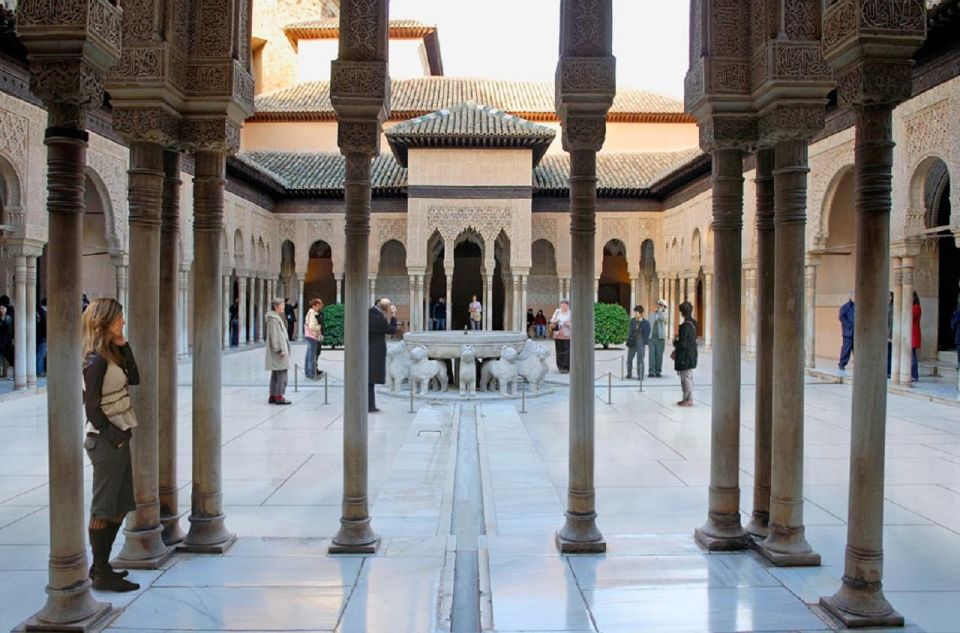 Alhambra and Albaicín Full-Day Private Tour from Seville - A full-day Seville to Granada plan that stays organized