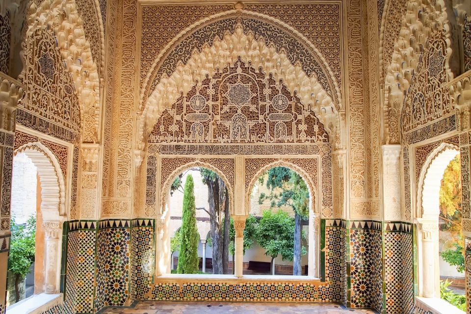 Alhambra and Albaicín Full-Day Private Tour from Seville - How long you’re actually inside Alhambra matters