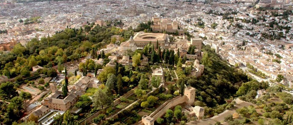 Alhambra and Albaicín Full-Day Private Tour from Seville - Lunch in Granada: plan for it, don’t count on it