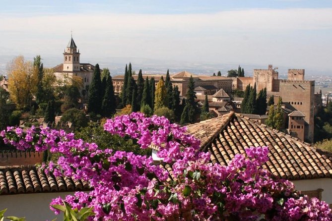 Alhambra Guided Tour & Albaicin Tour from Seville - Alcazaba: a fortress stop that helps you understand the Alhambra’s purpose