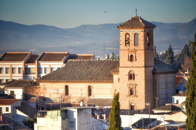 Alhambra Private Tour & Nazaries Palaces from Seville with Pickup - Your guides and pacing: what private time buys you