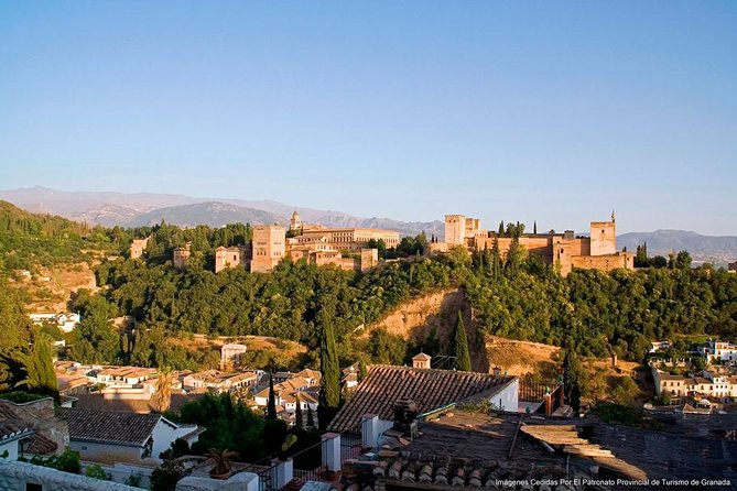 Alhambra with Nazaries Palaces Private Tour from Seville - The 2.5-Hour Seville to Granada Transfer (and What You Should Expect)