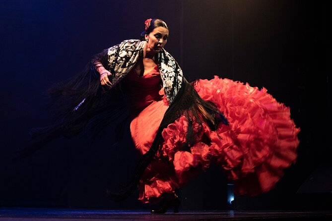 Authentic Flamenco Show at the Teatro Flamenco Sevilla - What happens on stage: singers, guitar, and three dancers