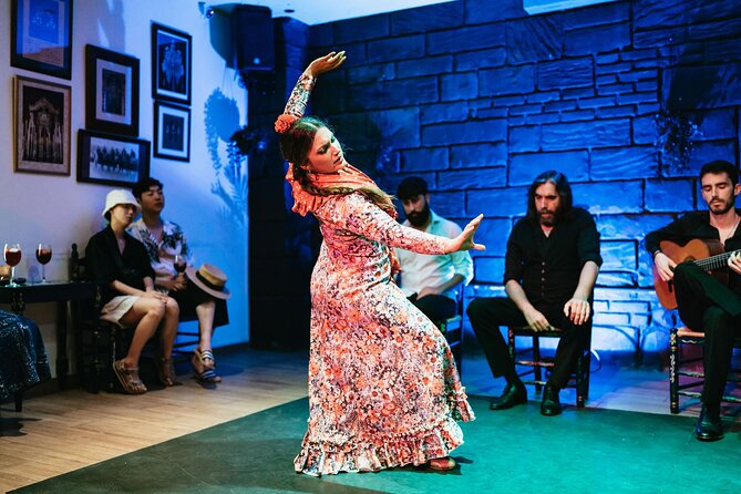 Baraka Triana. Flamenco show with drink - The main stop: Baraka Flamenco Show in Triana