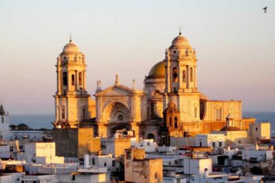Cadiz Full-Day Guided Excursion from Seville - What the small group ride feels like (up to 8 people)