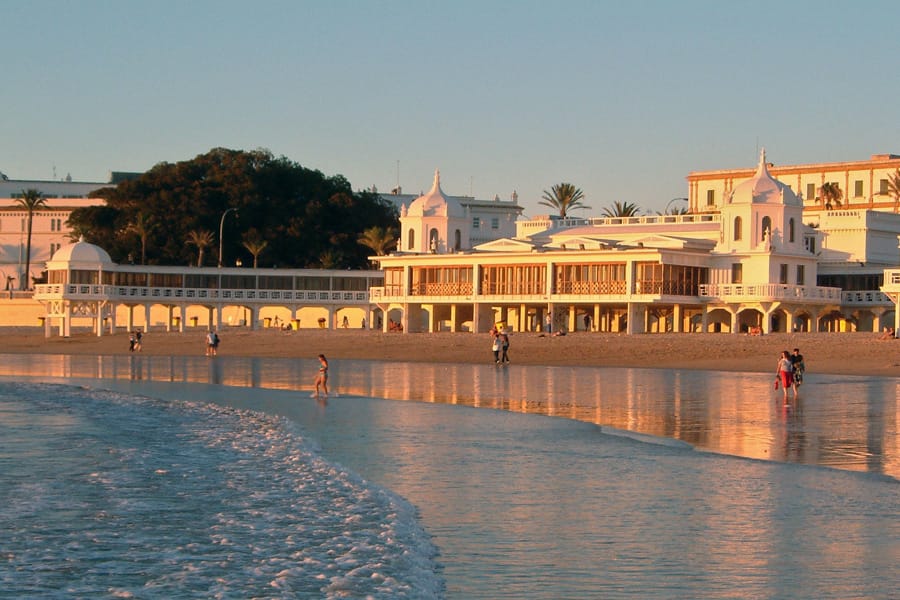 Cadiz Full-Day Guided Excursion from Seville - Caleta beach and the Paseo Marítimo finale