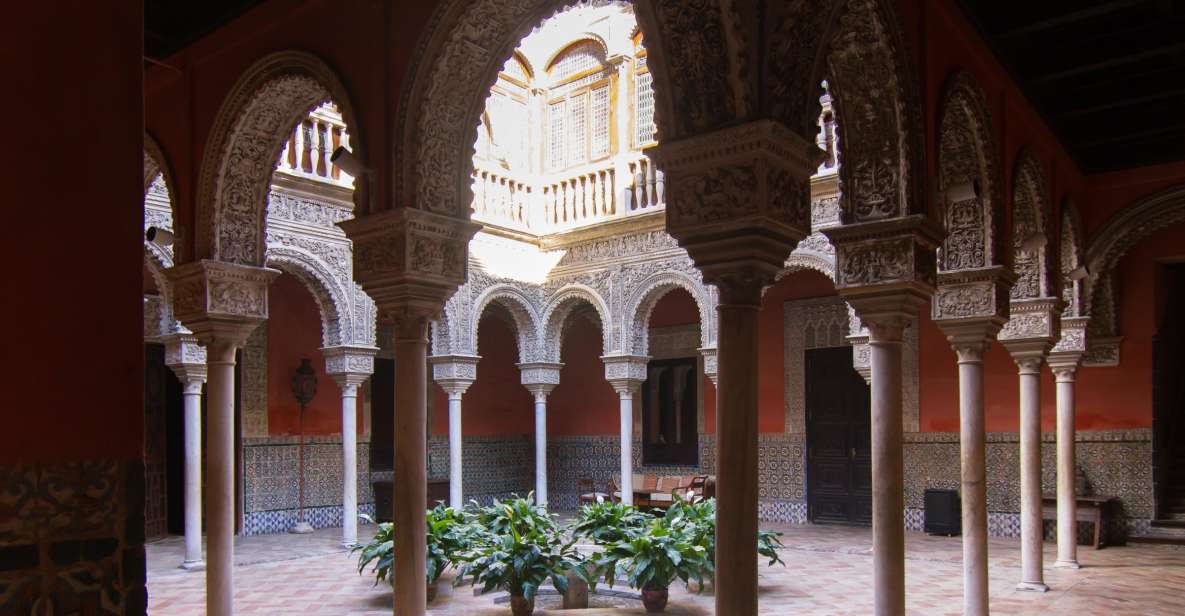 Casa de Salinas Entry Ticket with Audio Guide - Casa de Salinas: Why this private mansion feels different