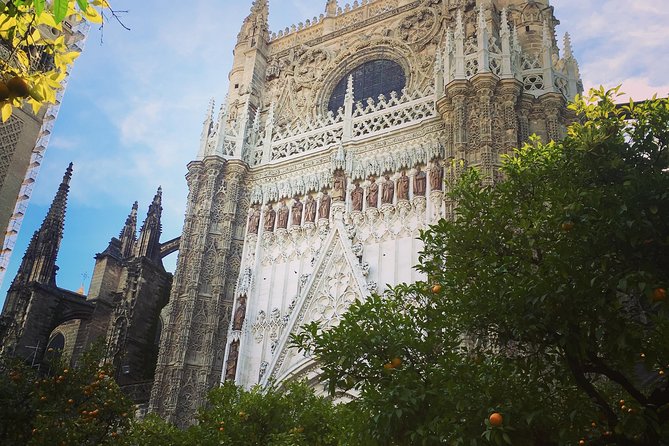 Cathedral and Real Alcàzar in Italian - Seville Cathedral time: seeing the monument without getting lost in it
