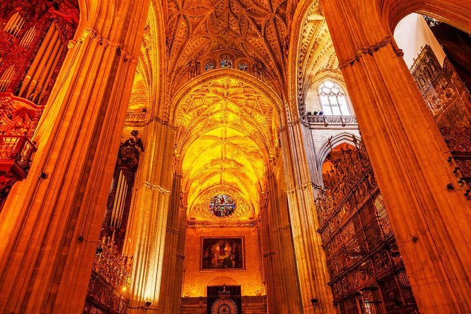 Cathedral of Seville English Guided Tour with Skip the Line & Access to Giralda - Royal Chapel and the Fernando III silver shrine