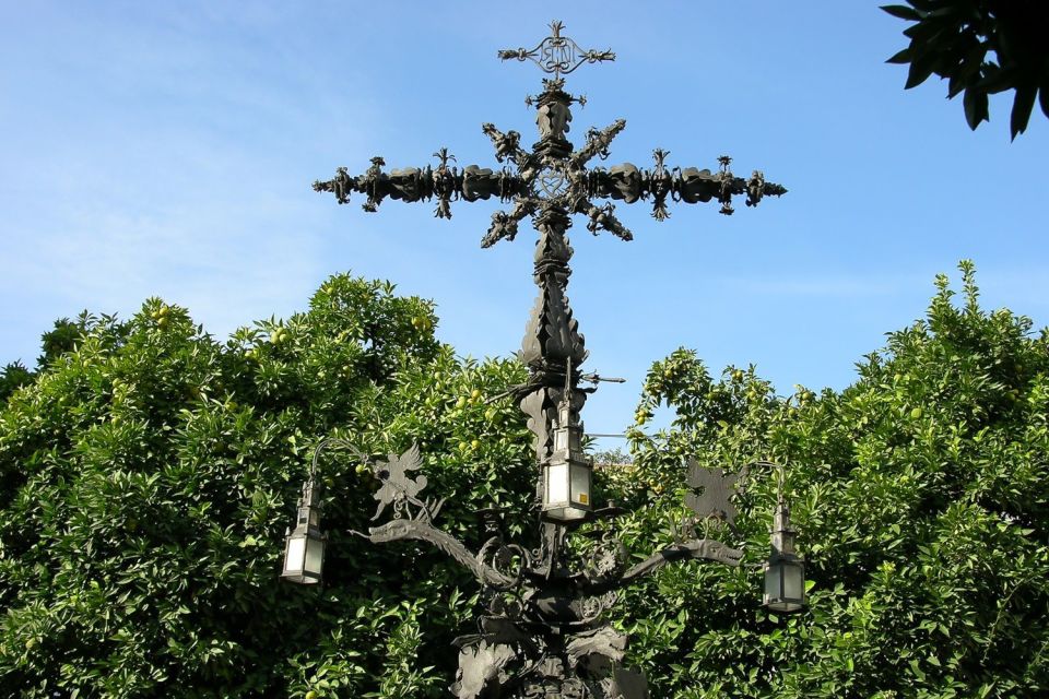Enchanted Seville: Private Walking Tour - Where to meet and how to start without stress