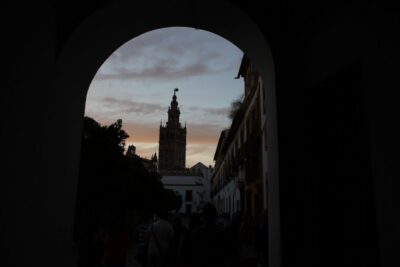 Enchanted Seville Walking Tour - Starting at Plaza del Triunfo and the Lisbon earthquake clue