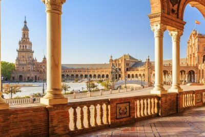 Essential Seville's Ancient History: An Audio Tour - Walking the Cathedral perimeter: architecture lessons without ticket pressure
