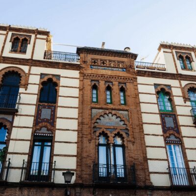 Exclusive Seville: Hidden Gems and Iconic Landmarks Tour - Starting at Puerta de Jerez: meeting point and getting your bearings