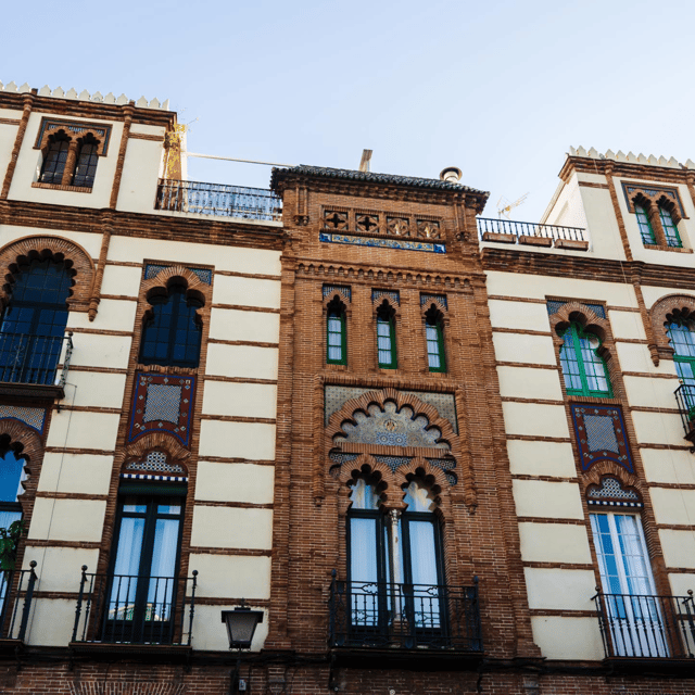 Exclusive Seville: Hidden Gems and Iconic Landmarks Tour - Starting at Puerta de Jerez: meeting point and getting your bearings
