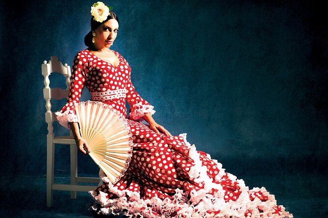Flamenco show at the foot of the Giralda in Seville - A One-Hour Flamenco Moment at the Foot of the Giralda