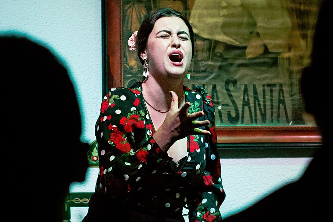 Flamenco Show in Seville - La milonga tablao - La Milonga Tablao in Seville’s Santa Cruz: Small Room, Close Up Flamenco