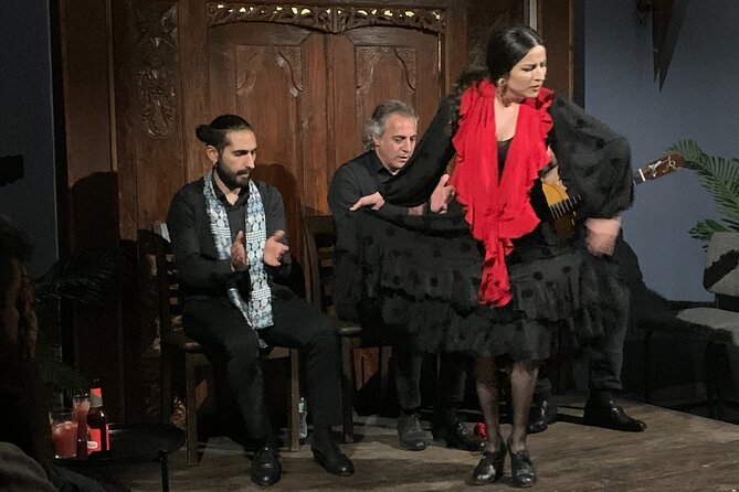 Flamenco show in the heart of Triana - Seating and Atmosphere: Close-Up View, Small Room Reality