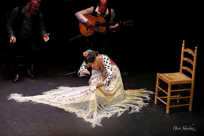 Flamenco Show Tickets to the Triana Flamenco Theater - Inside the theatre: what the room changes about flamenco