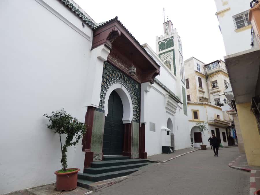 From Seville: Day Trip to Tangier with Lunch - Tarifa hop-on stop: a quick break before Morocco