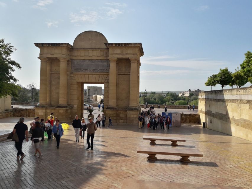 From Seville: Full-Day Essential Córdoba Tour - Lunch and free time: how to use the 1.5 hours well