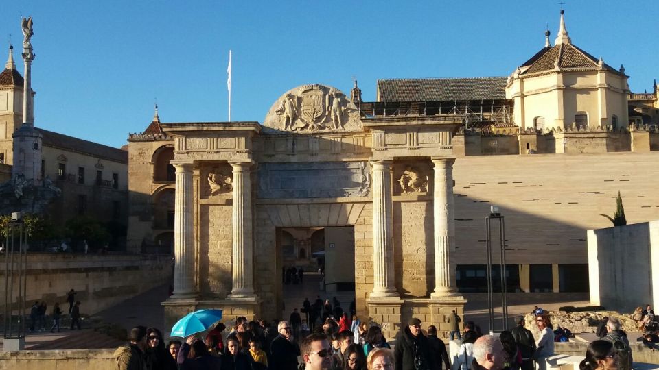 From Seville: Full-Day Essential Córdoba Tour - Pickup and the drive: starting at Calle Rastro, then heading out