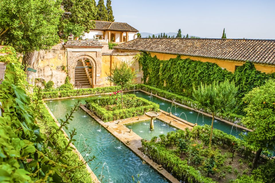 From Seville: Granada & Alhambra Tour with Optional Ticket - Albaicín at eye level: photo stop energy and Plaza de San Nicolás time