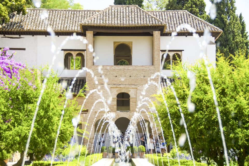 From Seville: Granada & Alhambra Tour with Optional Ticket - Inside the Alhambra: palaces, Generalife, and Nasrid Palaces pacing
