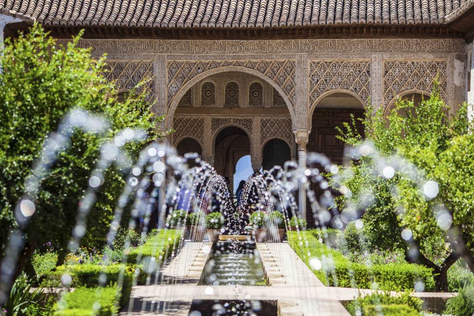 From Seville: Granada Day Trip with Alhambra and Albaicín - Alhambra with a guide: what makes the visit click