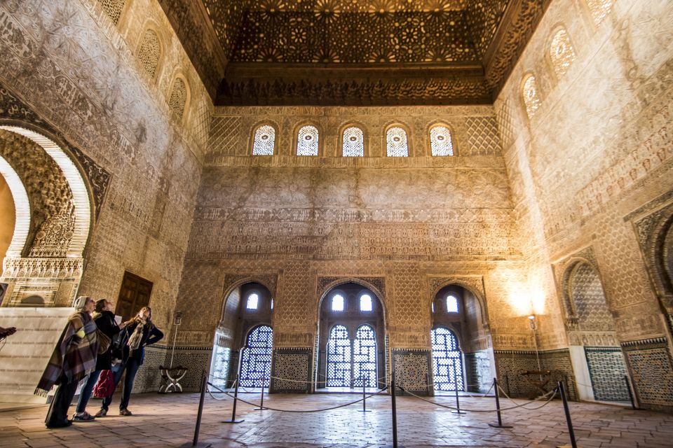 From Seville: Granada Day Trip with Alhambra and Albaicín - Getting your bearings: meeting points, timing, and the end of the day