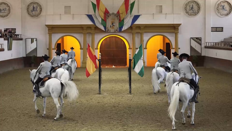 From Seville: Jerez, Cádiz and Andalusian Horses - Lunch and food costs: how the optional meal fits the plan