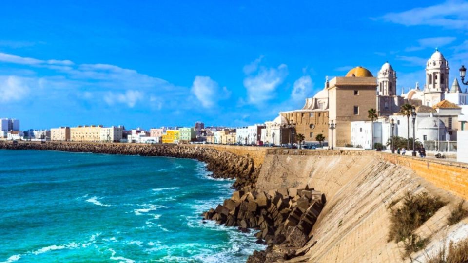 From Seville: Private Day Trip to Cádiz with Guide - Free Time and Lunch: How to Use Your Own Pace Smartly