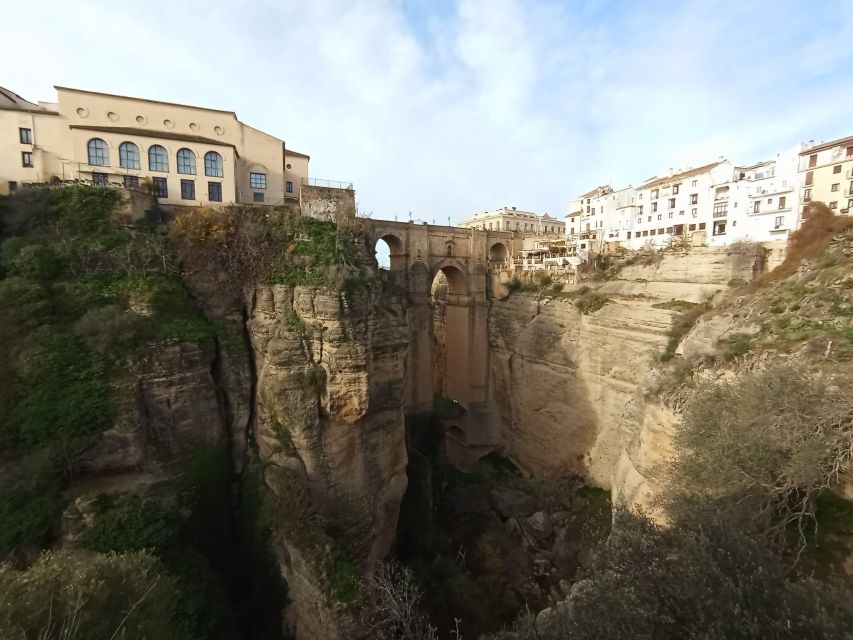 From Seville: Ronda+Setenil de las Bodegas Day Trip - The bus ride realities: comfort, timing, and what to pack