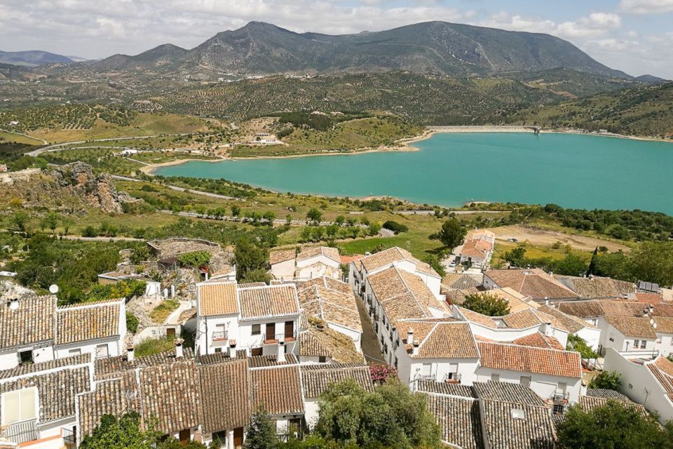 From Seville: White Villages and Ronda Tour - Ronda: the tajo gorge, the arches, and the streets between writers