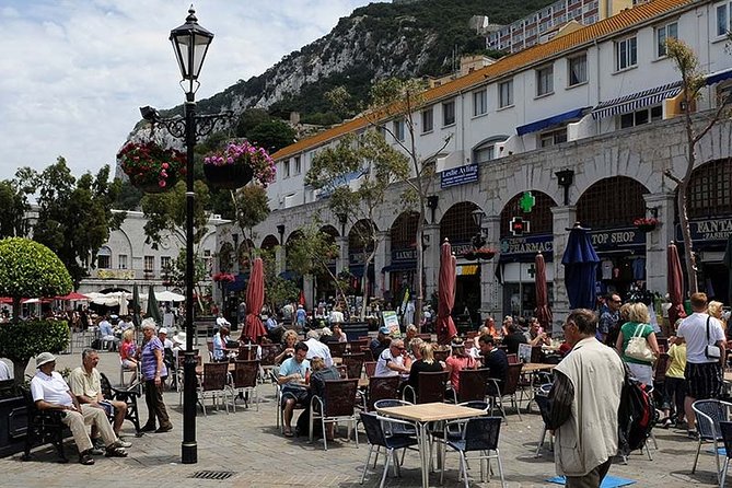 Gibraltar private tour from Seville including the upper rock - Battle siege tunnels: when you see military history in the real place