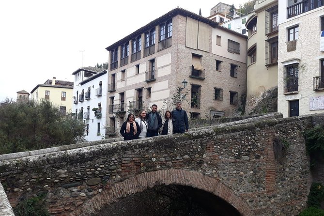 Granada Day Trip: Alhambra & Nazaries Palaces from Seville - Should you book it?